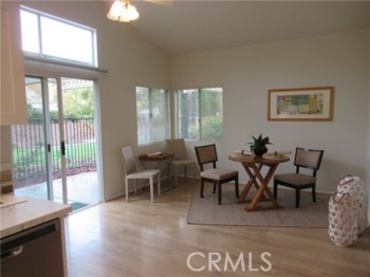 40550 Via Malagas Photo