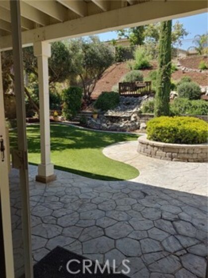 27407 Pumpkin Street Photo