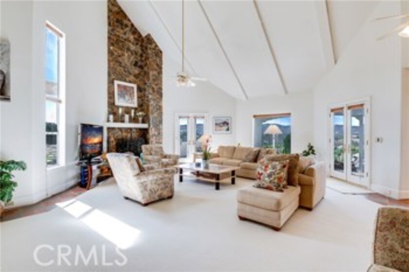 40575 Avenida La Cresta Photo