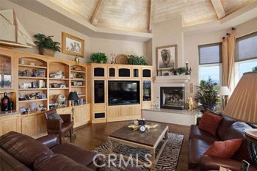 38068 Silver Fox Court Photo