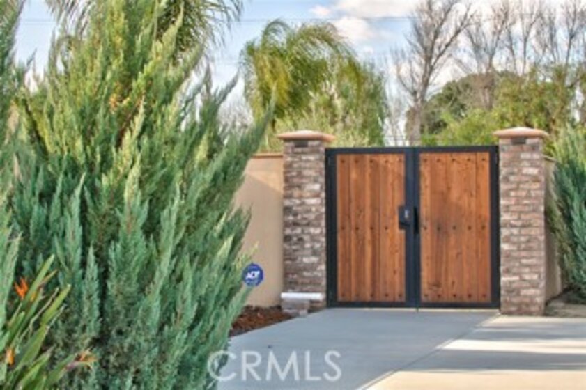 42311 Gold Cup Lane Photo