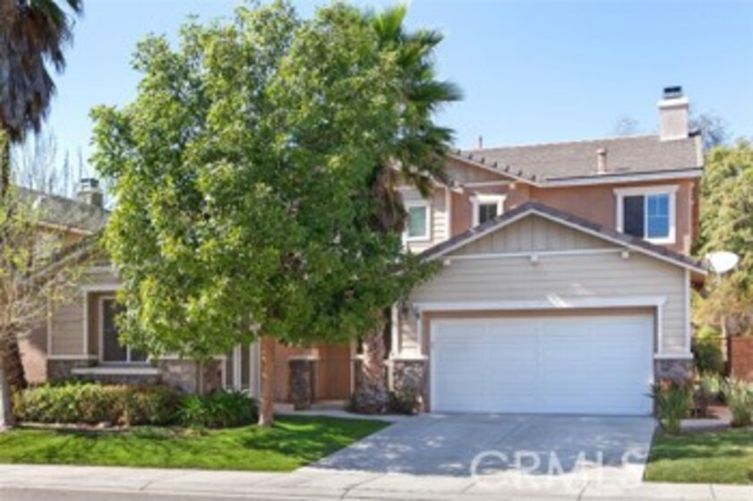 27081 Pumpkin Street Photo