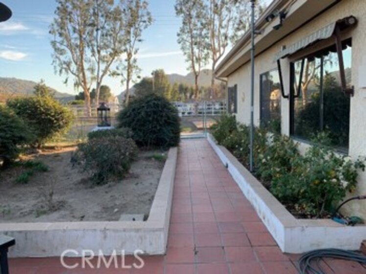 41775 Yorba Avenue Photo