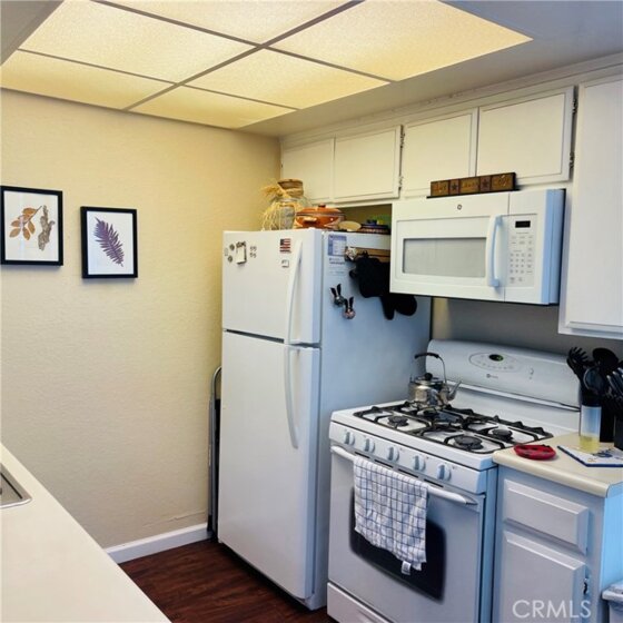 This Unit Comes Complete With Stove, Dishwasher & Microwave!