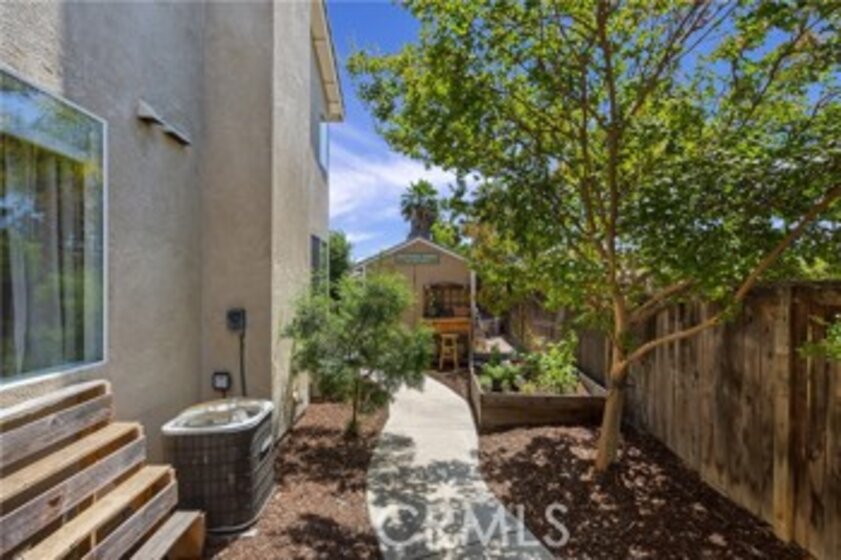 26473 Oaklington Road Photo