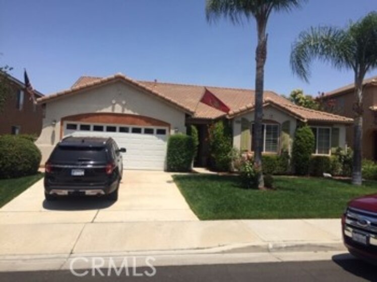 33818 Channel Street Photo