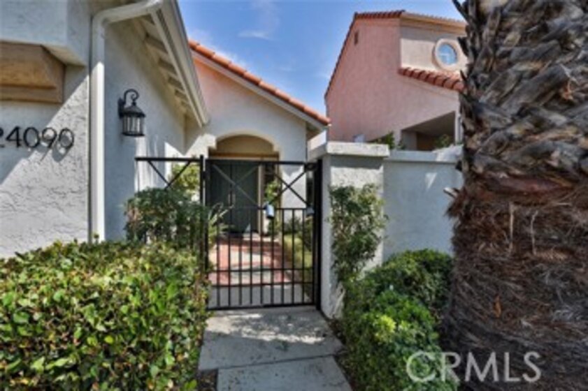 24090 Via Helena Photo