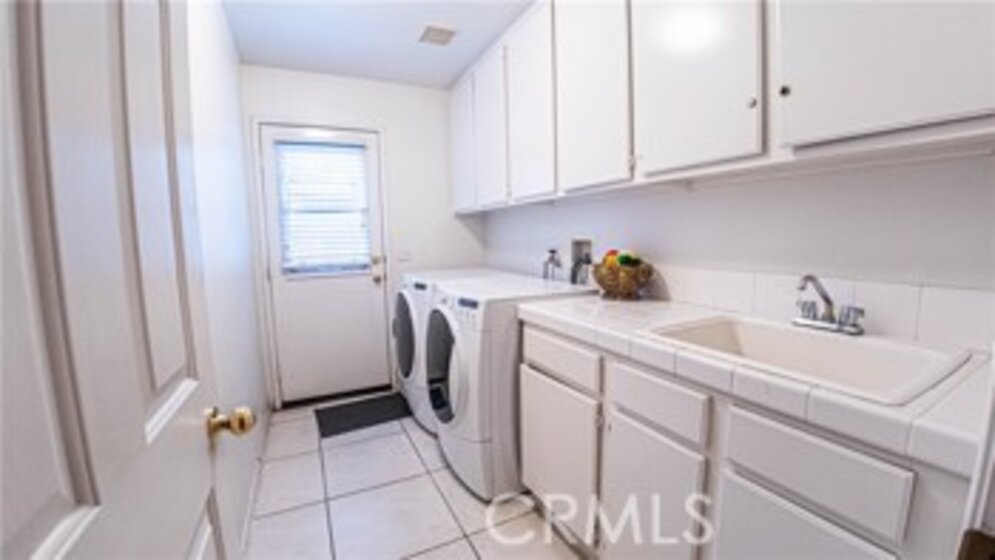 39744 School House Way Photo