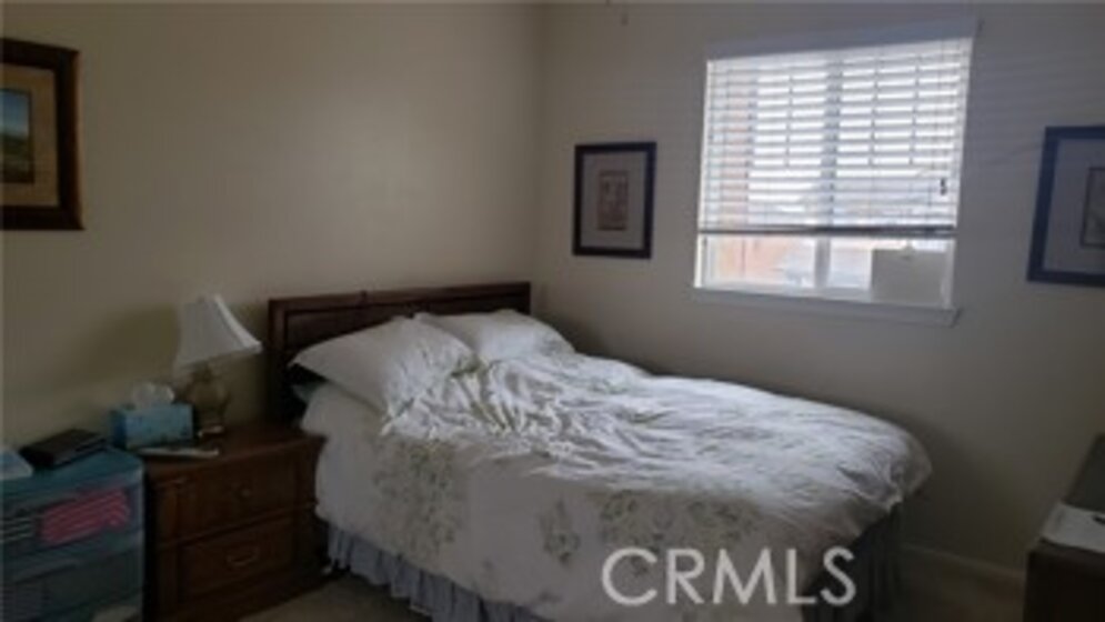 32851 Vine Street Photo