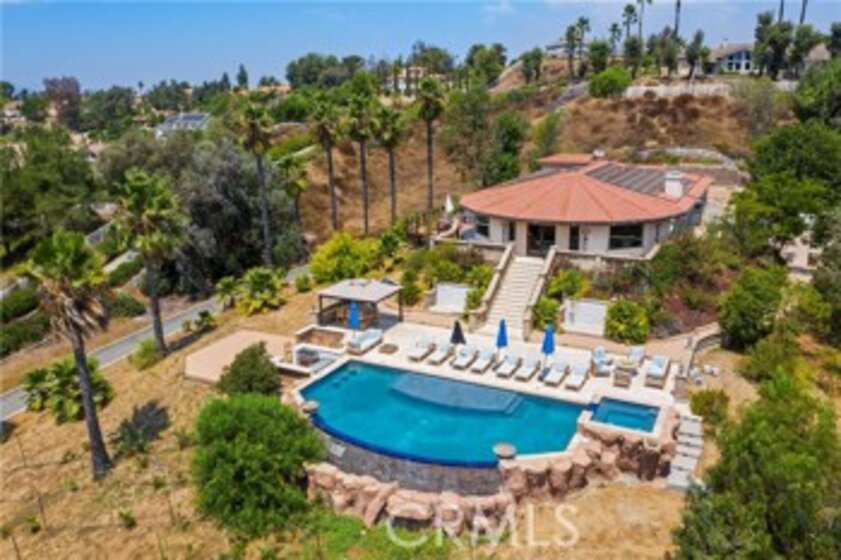 30600 Santiago Road Photo