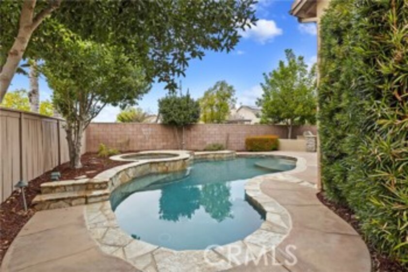 40259 Cambridge Street Photo