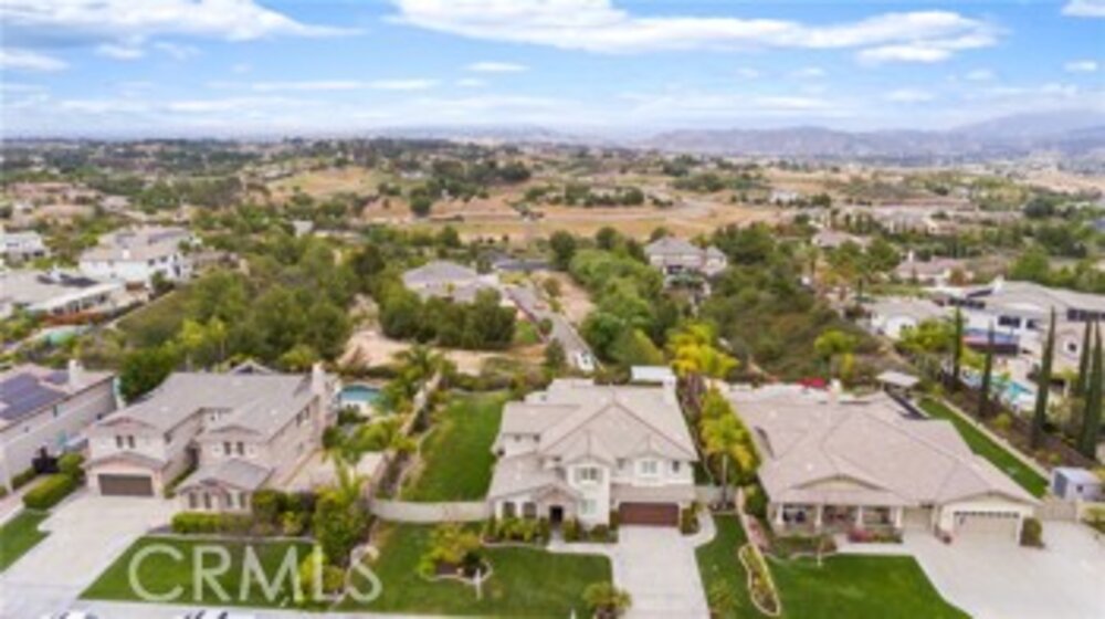 42400 Wyandotte Street Photo