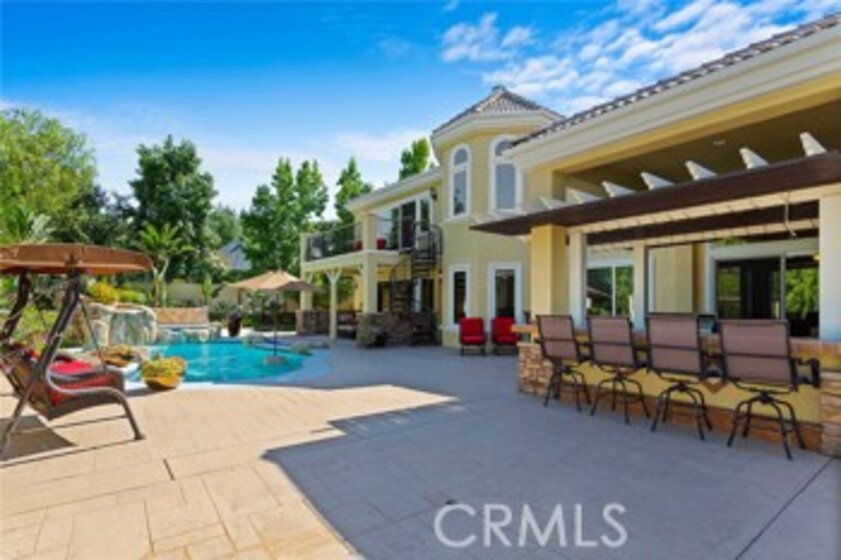 22117 Twin Oaks Court Photo