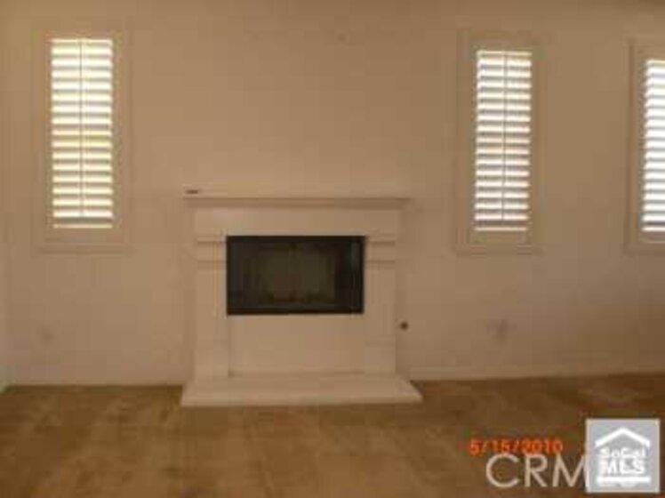 22807 Montanya Photo