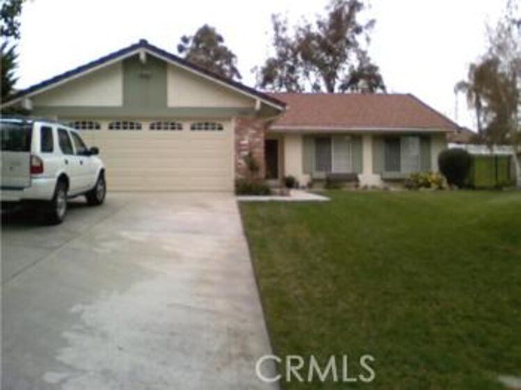 41865 Asteroid Way Photo