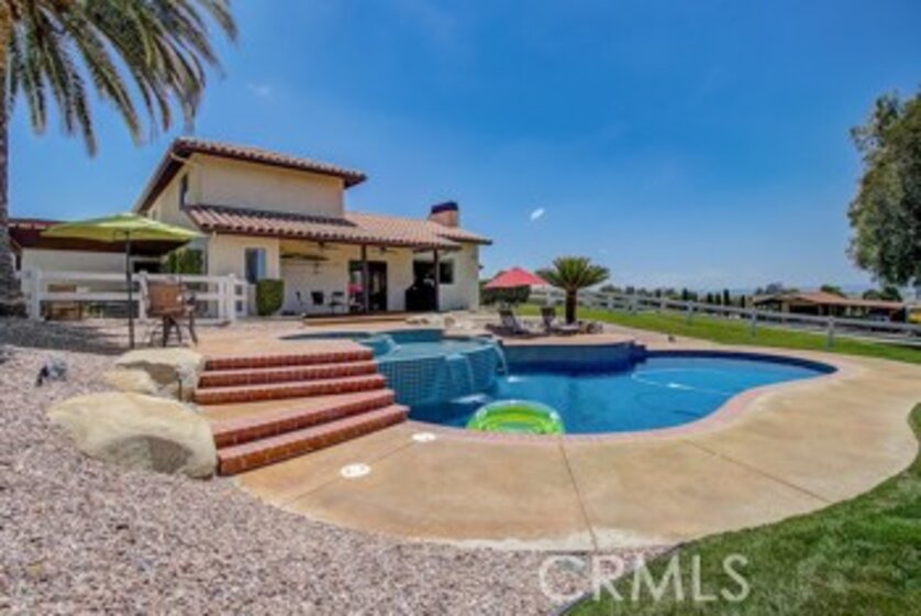 40463 Calle Cancion Photo