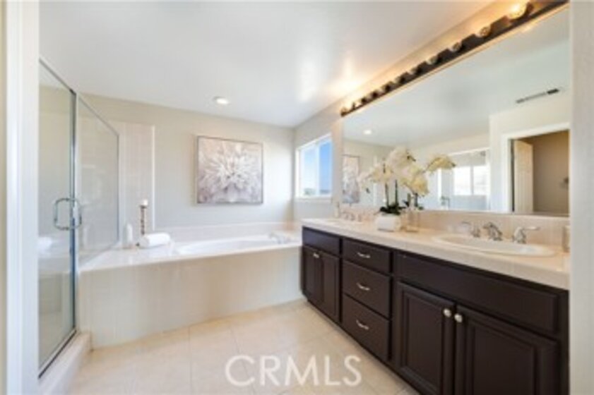 23209 Single Oak Way Photo