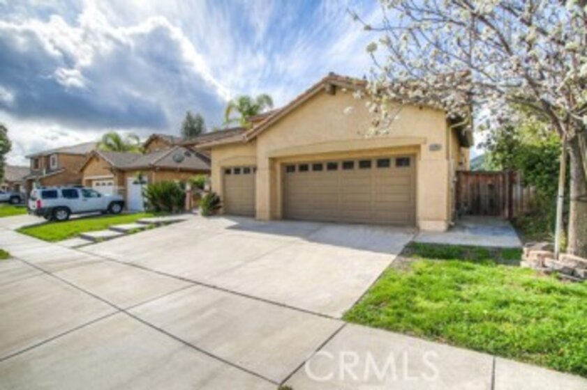 23785 Cloverleaf Way Photo