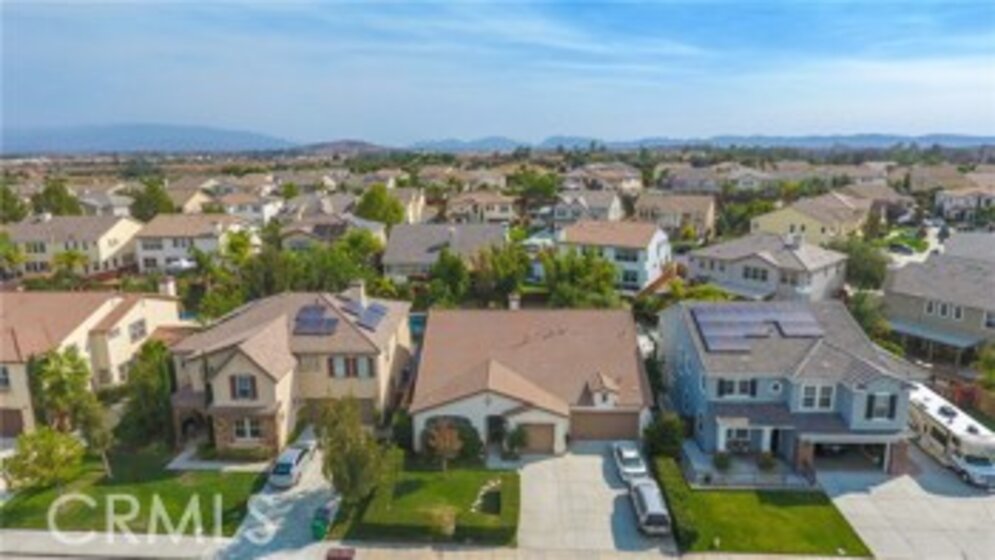 30193 Trois Valley Street Photo