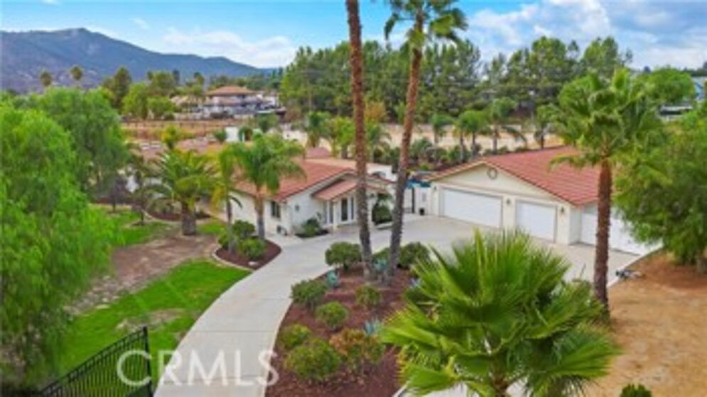 28841 E Vallejo Avenue Photo