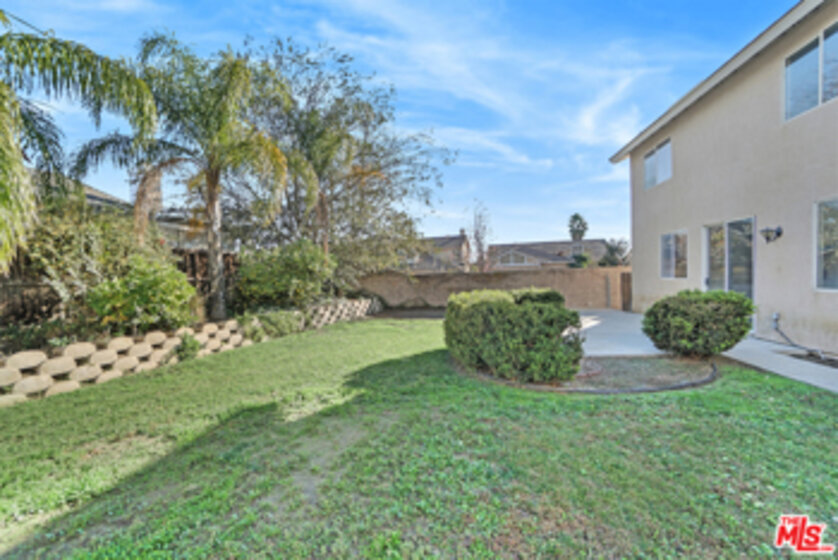 41038 Simi Court Photo
