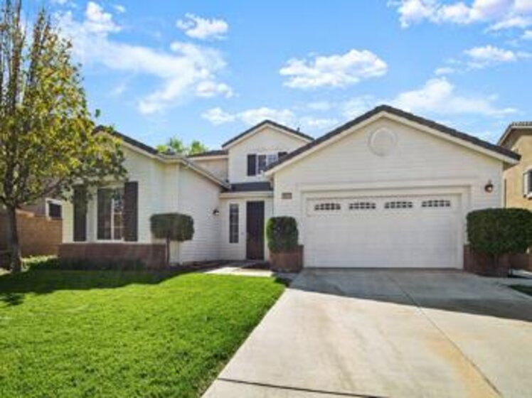 29553 Hubble Way Photo