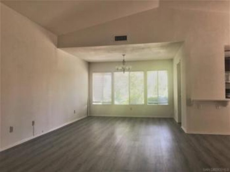 30602 Mira Loma Photo