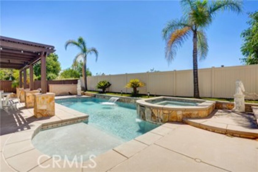 43041 Noble Court Photo