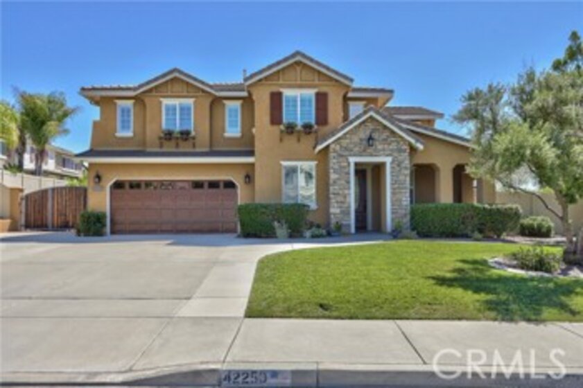 42250 Wyandotte Street Photo