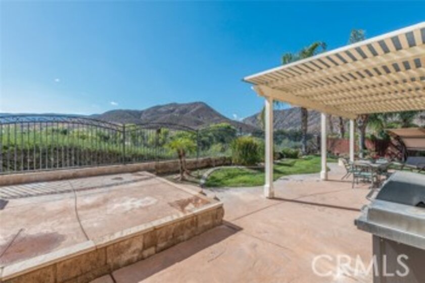 23787 Silverwood Street Photo