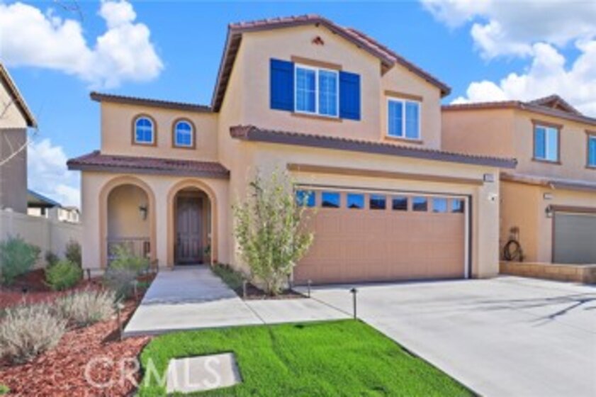 41296 Silver Maple Street Photo