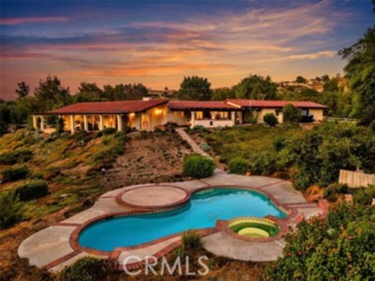 37895 Avenida Bravura Photo