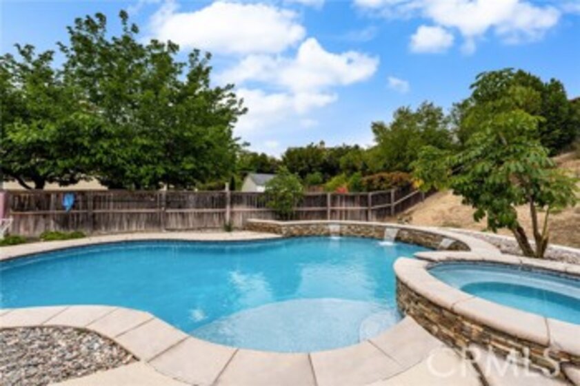 25149 Dogwood Court Photo