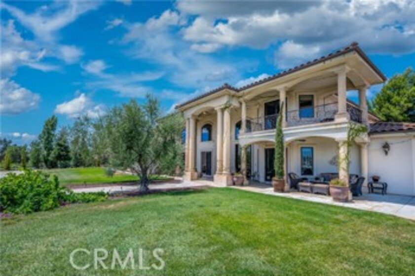 39285 Calle De Companero Photo