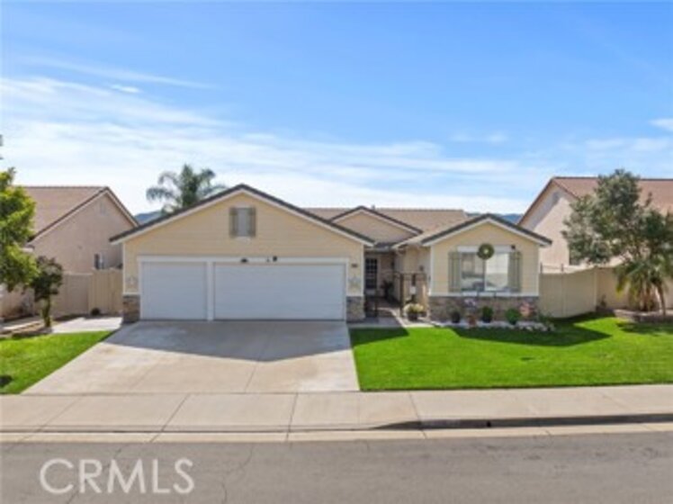 23457 Mountain Breeze Photo