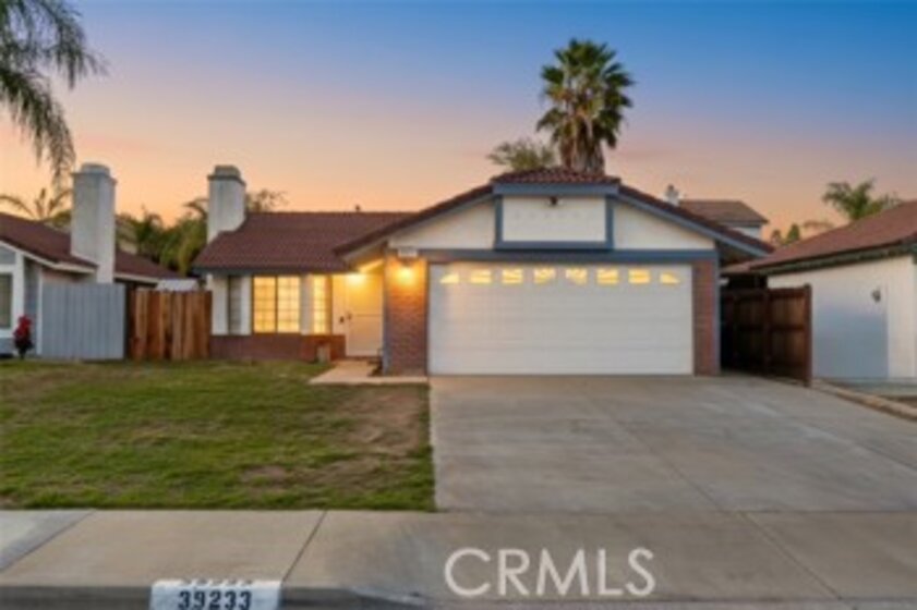 39233 Rising Hill Photo