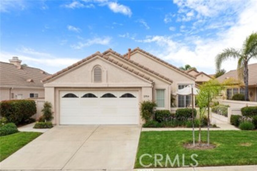 23914 Via Pamilla Photo