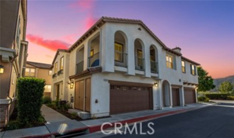 43122 Avenida Abril Photo