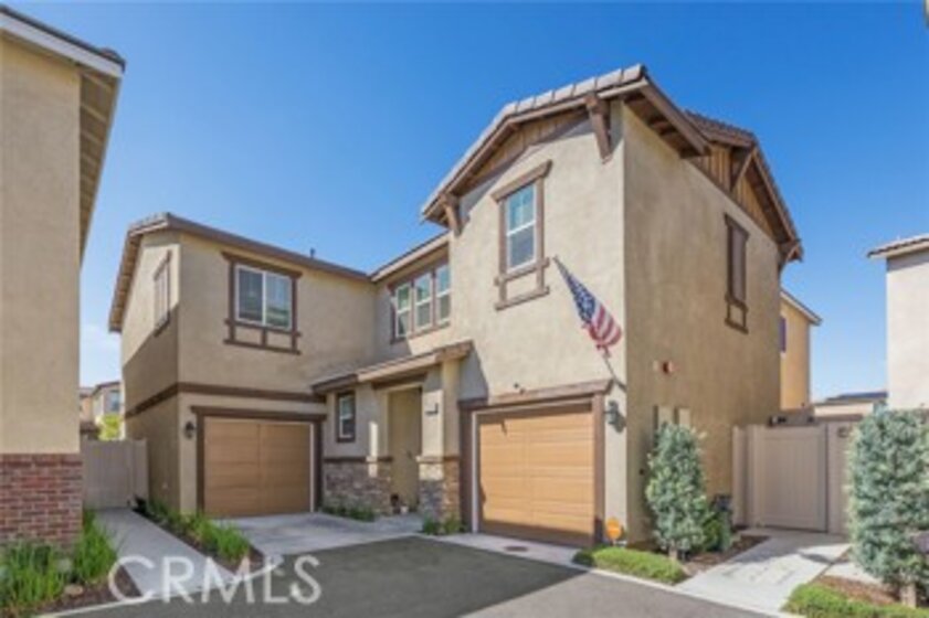 24256 White Willow Avenue Photo