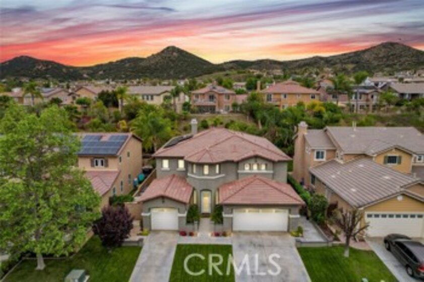 27115 Tube Rose Street Photo