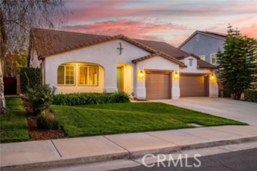 30193 Trois Valley Street Photo