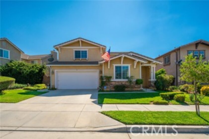 25201 Lemongrass Street Photo