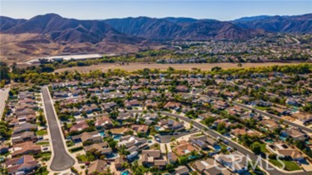 23902 Robert Court Photo