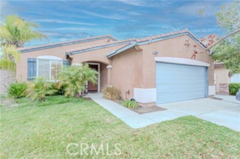 38089 Floricita Street Photo