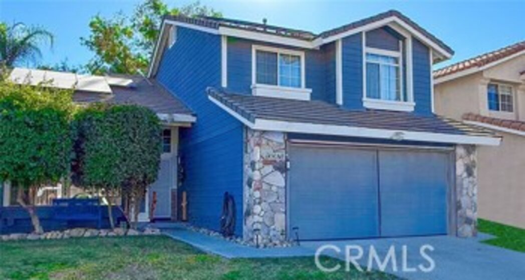 13087 Broken Bit Circle Photo