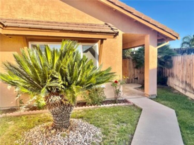 39701 Rowan Court Photo