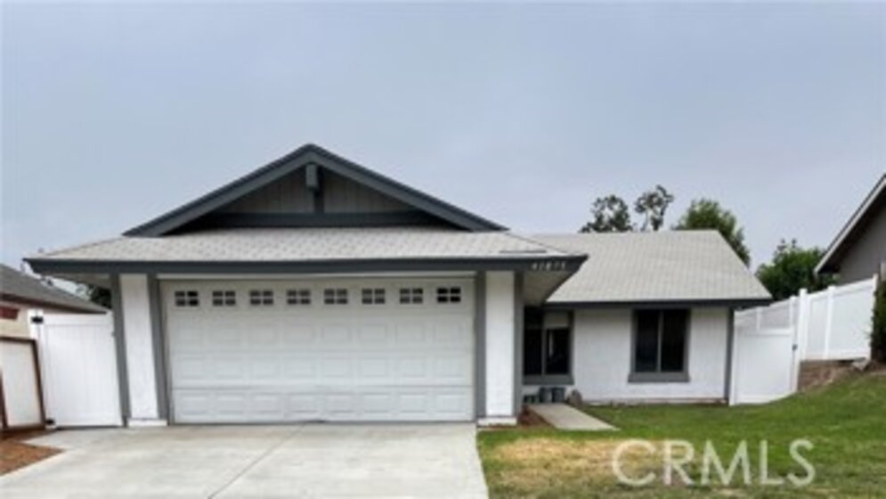 41875 5th Street Photo