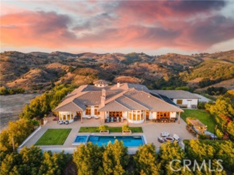 43800 La Cruz Drive Photo