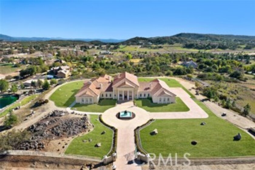 19319 Calle Juanito Photo