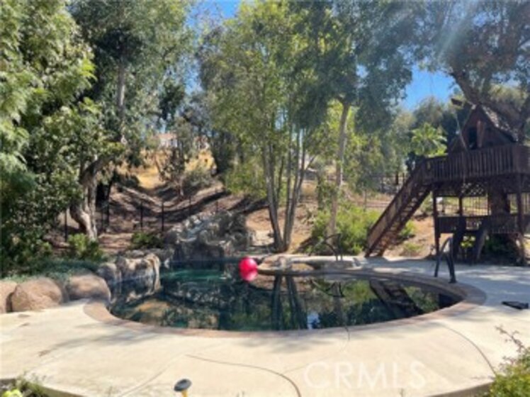 43085 Agena Street Photo